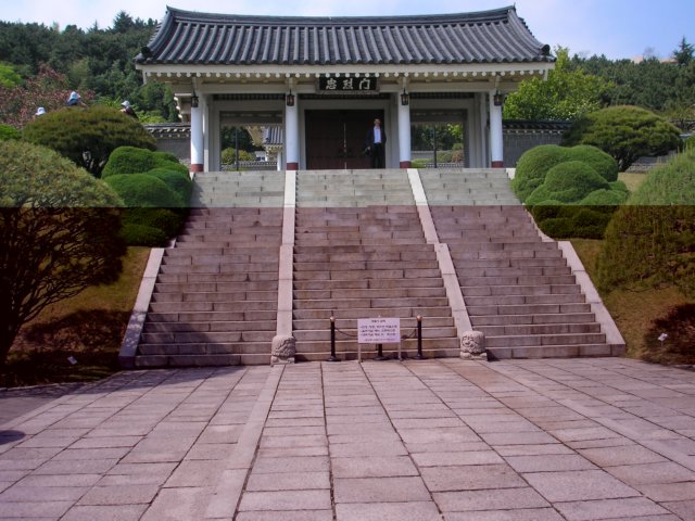 shrine5.jpg